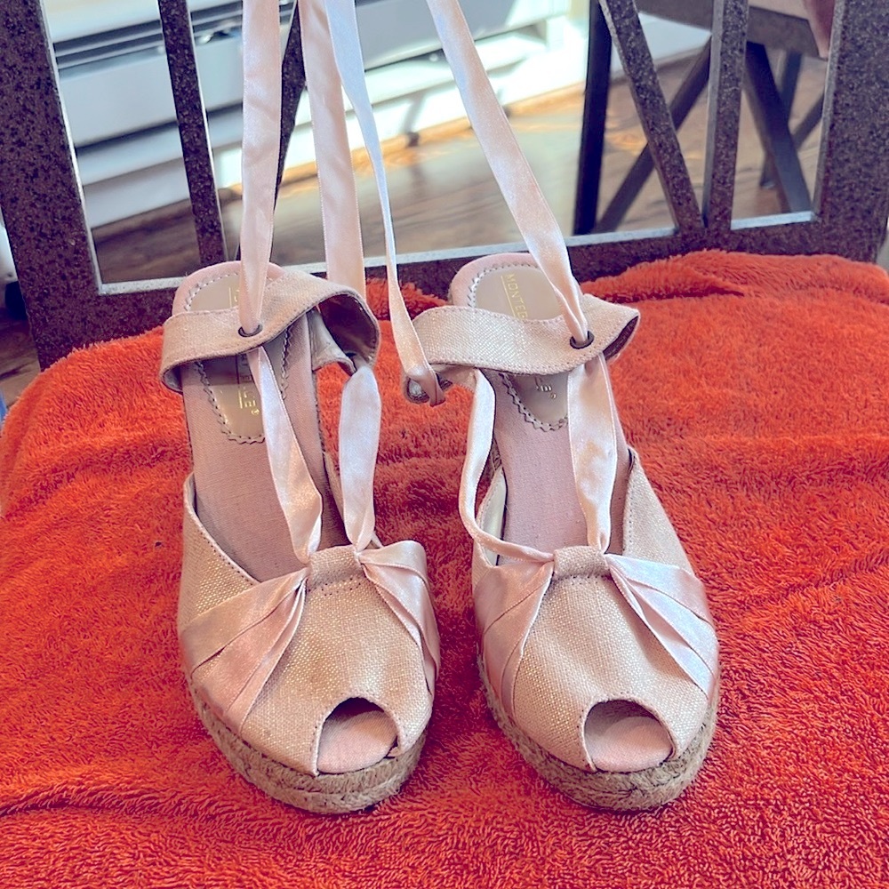 platform tie-up wedge espadrille sandal golden canvas w/pink ribbon shoe 5 1/2